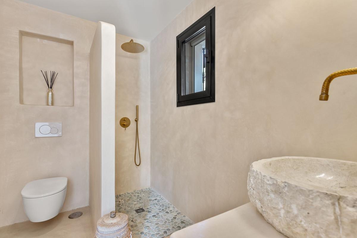 Villa for Sale in Alhaurín de la Torre