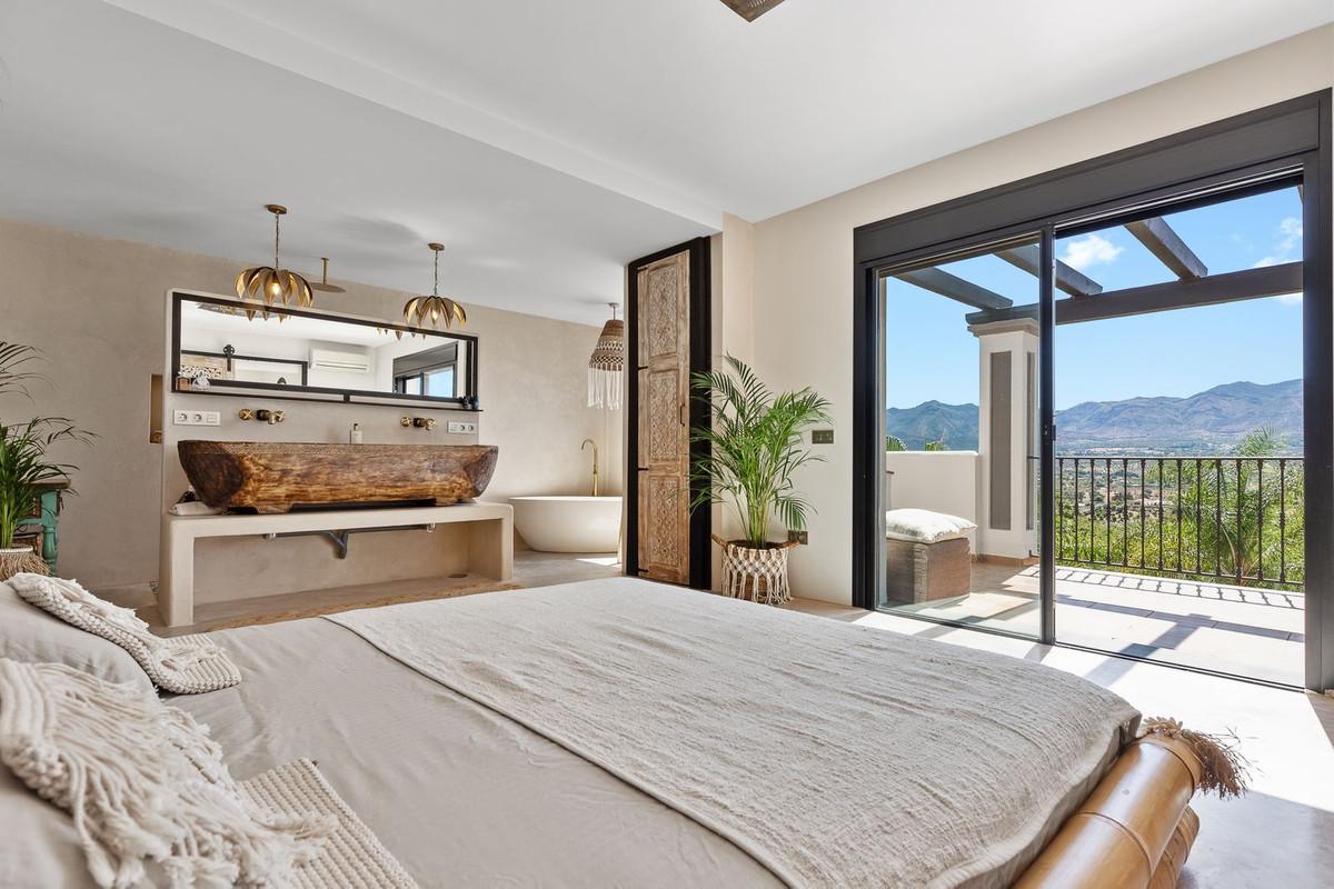 Villa for Sale in Alhaurín de la Torre