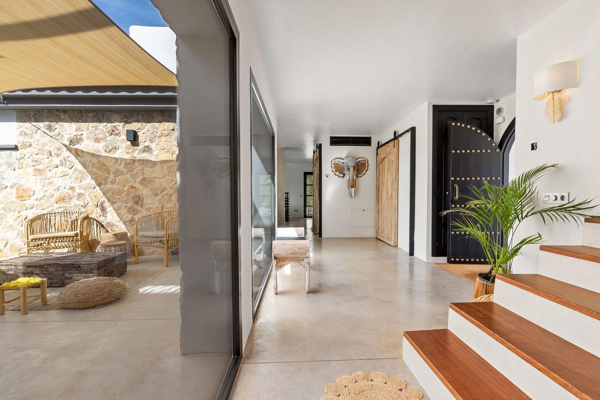 Villa for Sale in Alhaurín de la Torre