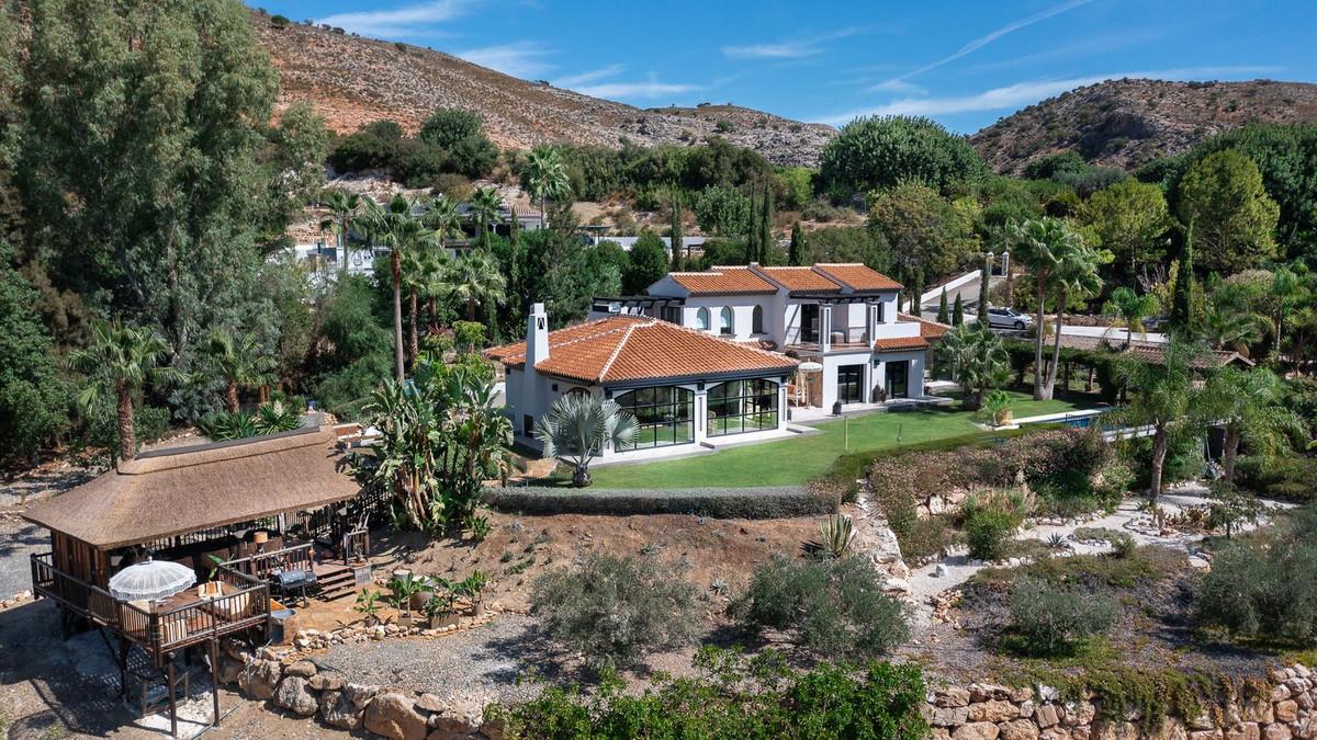 Villa for Sale in Alhaurín de la Torre