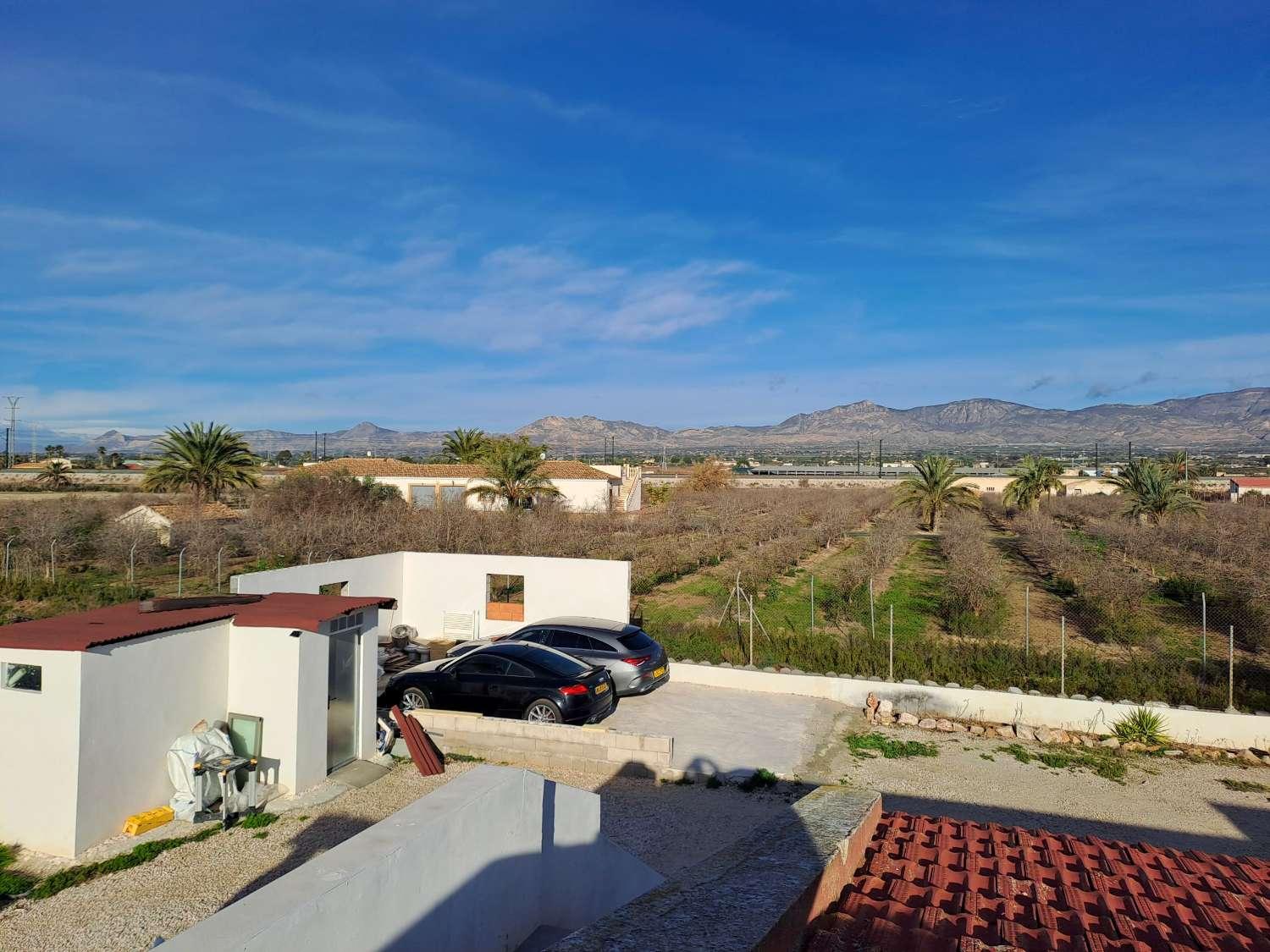 Casa en Venta en Crevillent