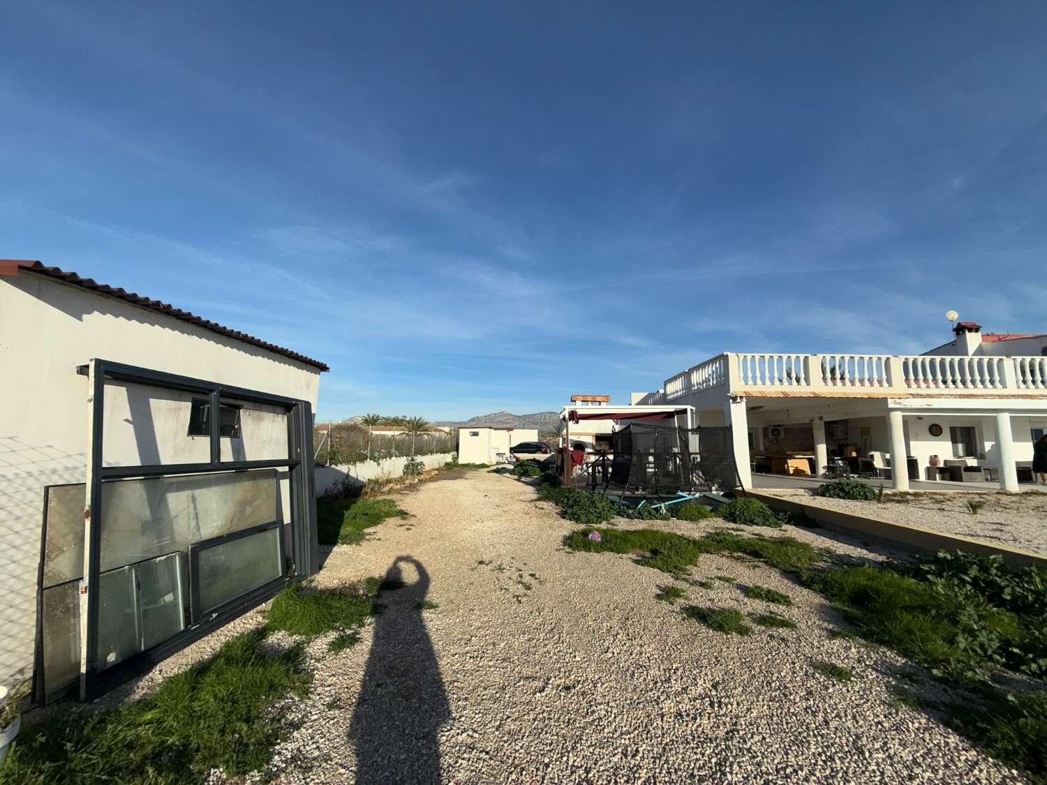 Casa en Venta en Crevillent