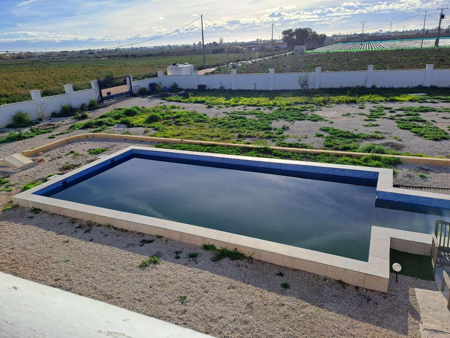 Casa en Venta en Crevillent