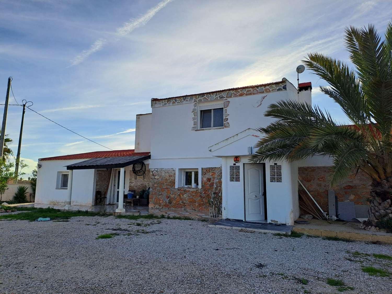 Casa en Venta en Crevillent