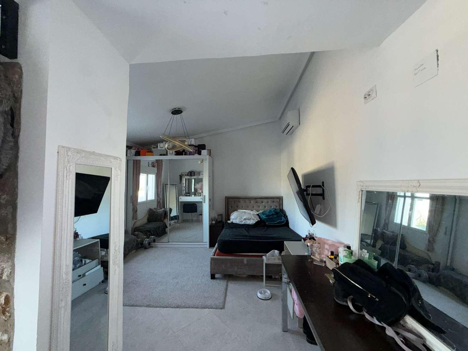 Casa en Venta en Crevillent