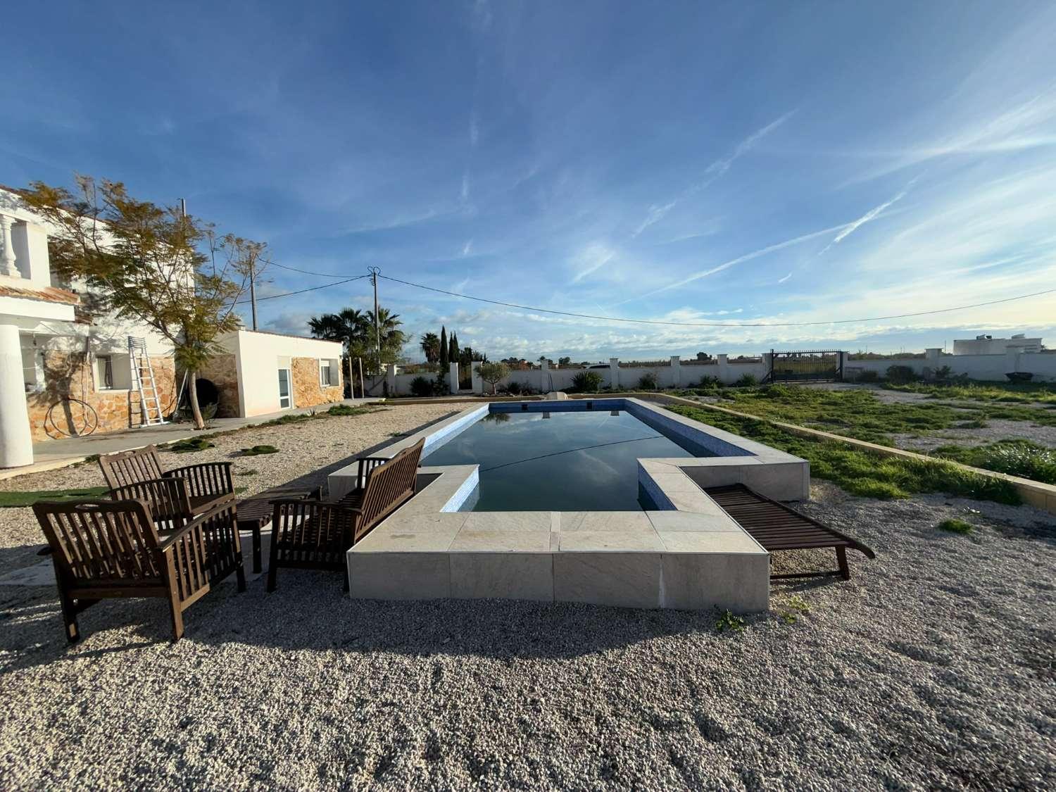Casa en Venta en Crevillent
