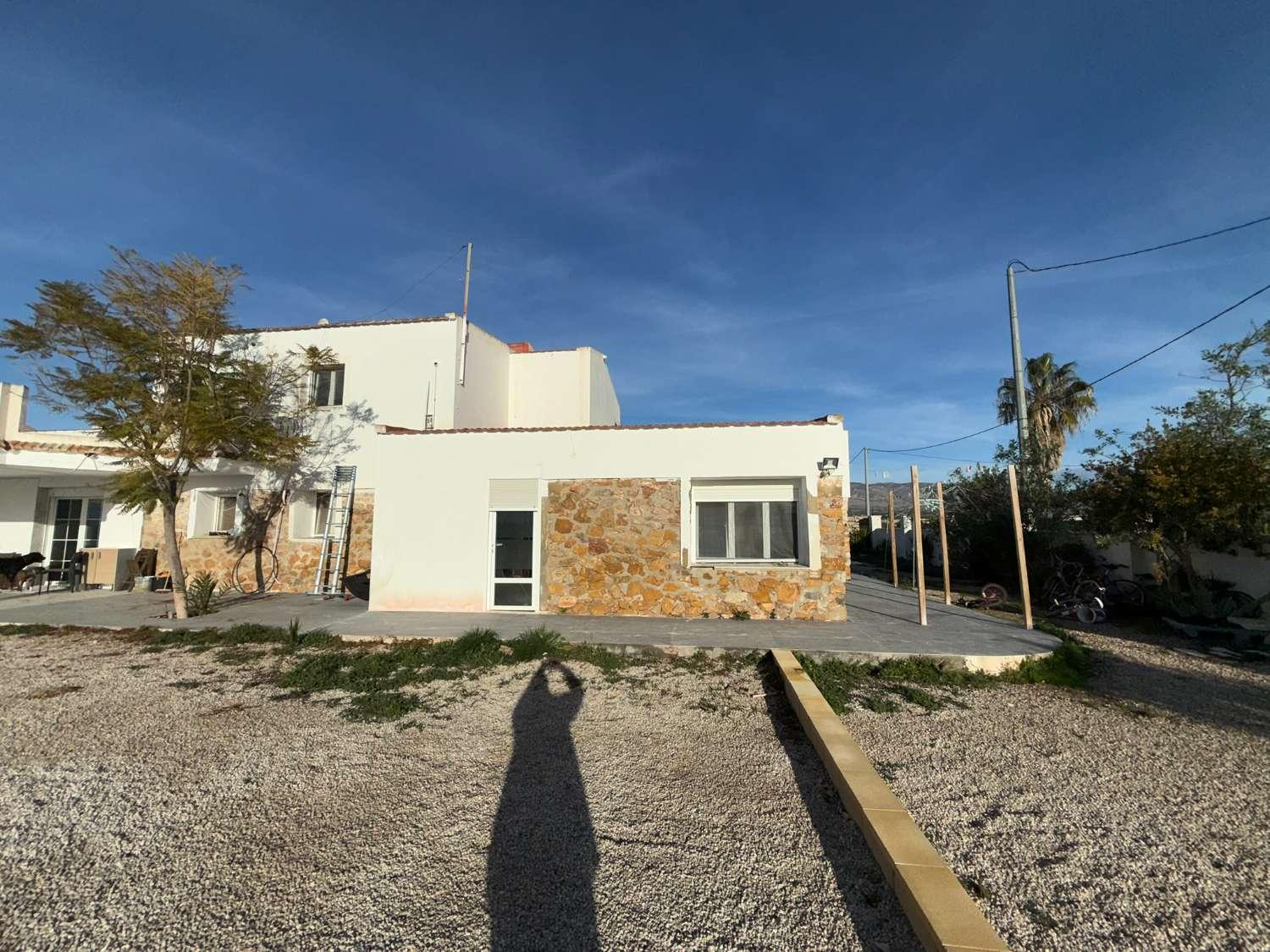 Casa en Venta en Crevillent