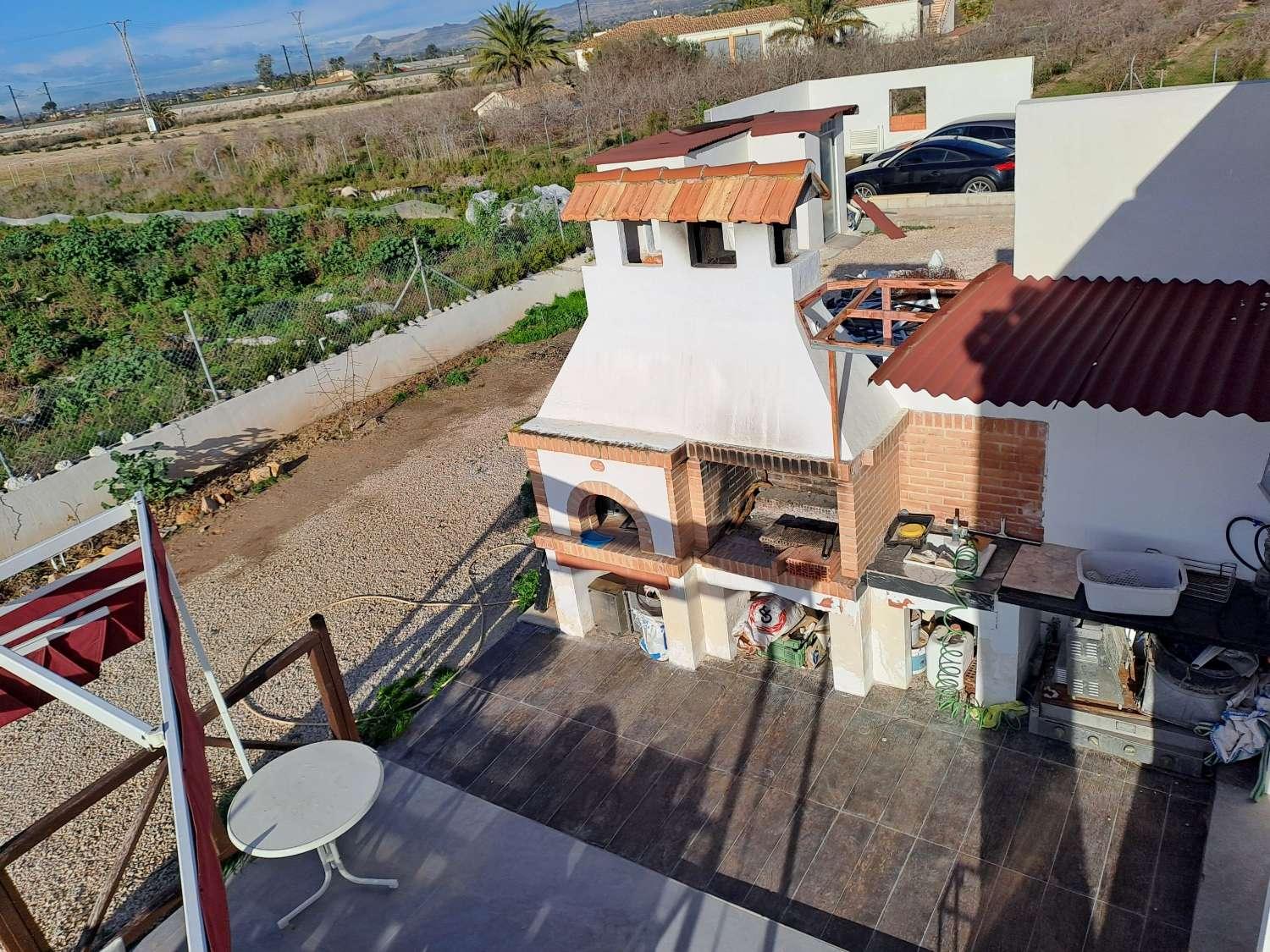 Casa en Venta en Crevillent