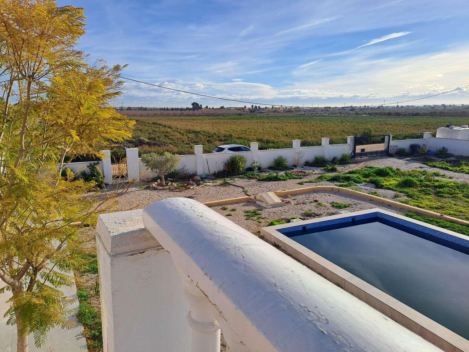 Casa en Venta en Crevillent