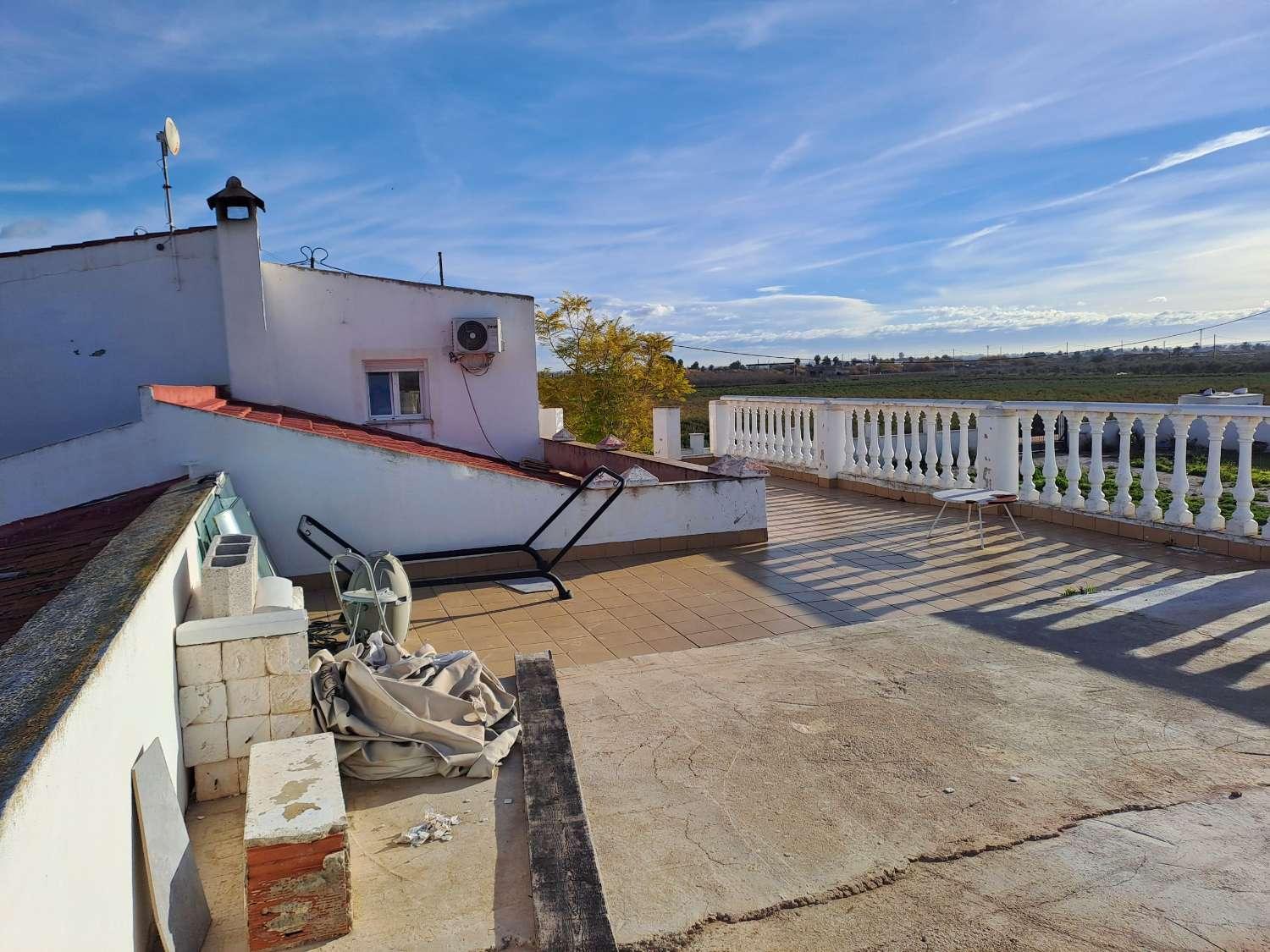 Casa en Venta en Crevillent