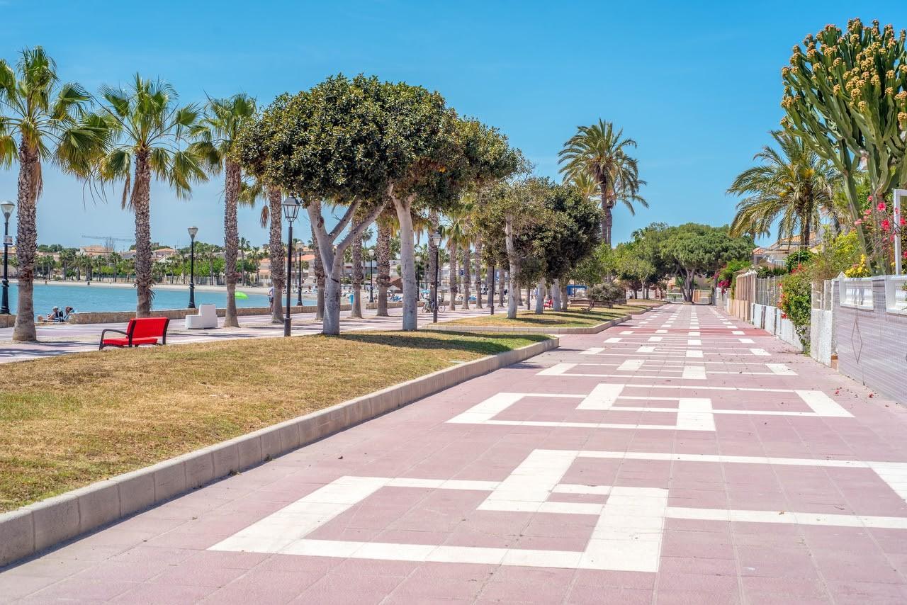 Villa for Sale in Los Alcázares