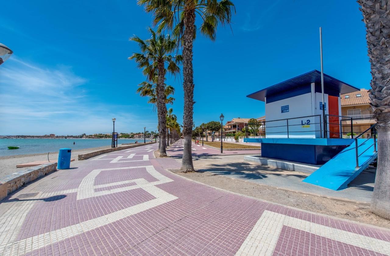 Villa for Sale in Los Alcázares