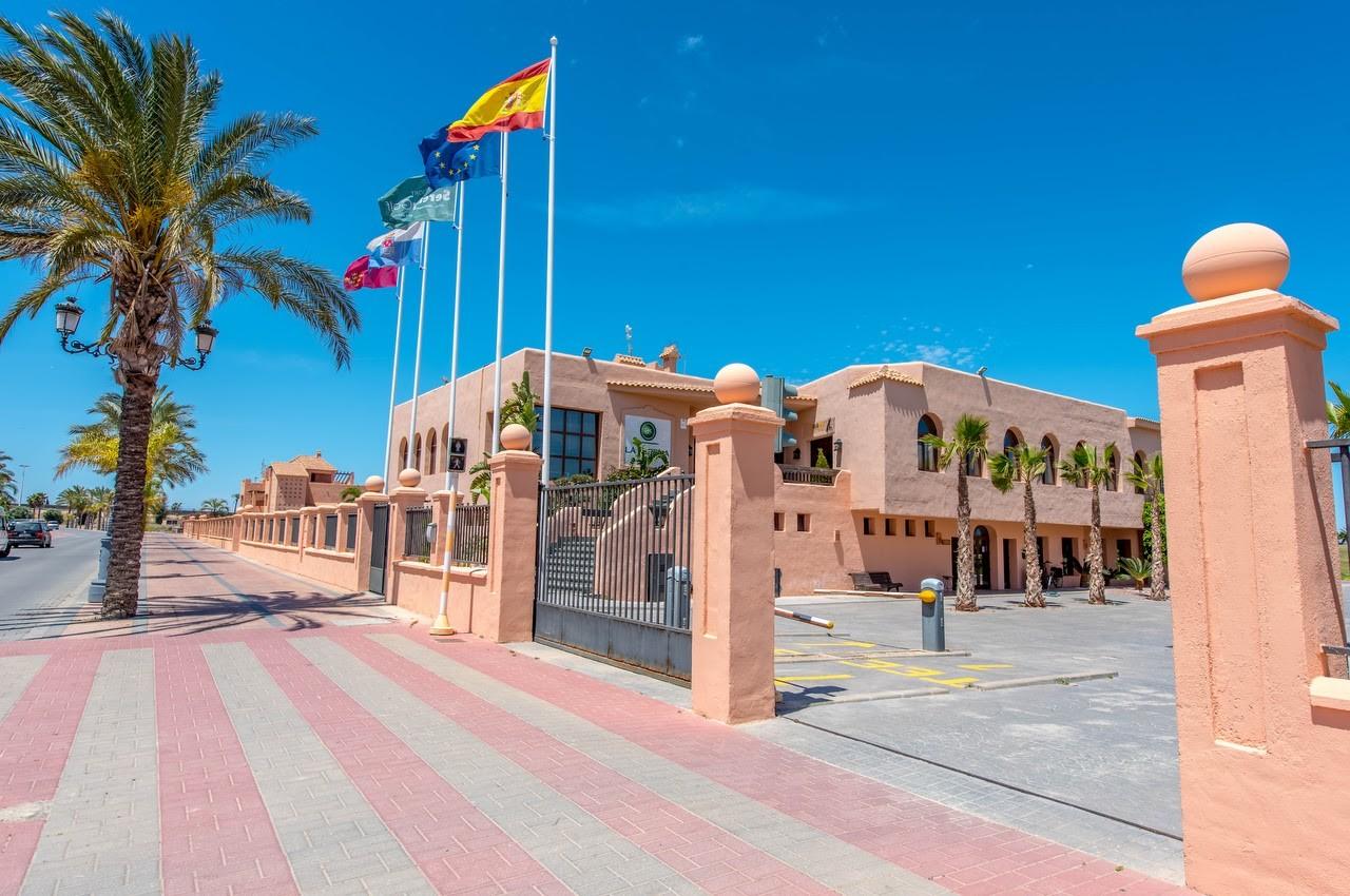 Villa for Sale in Los Alcázares