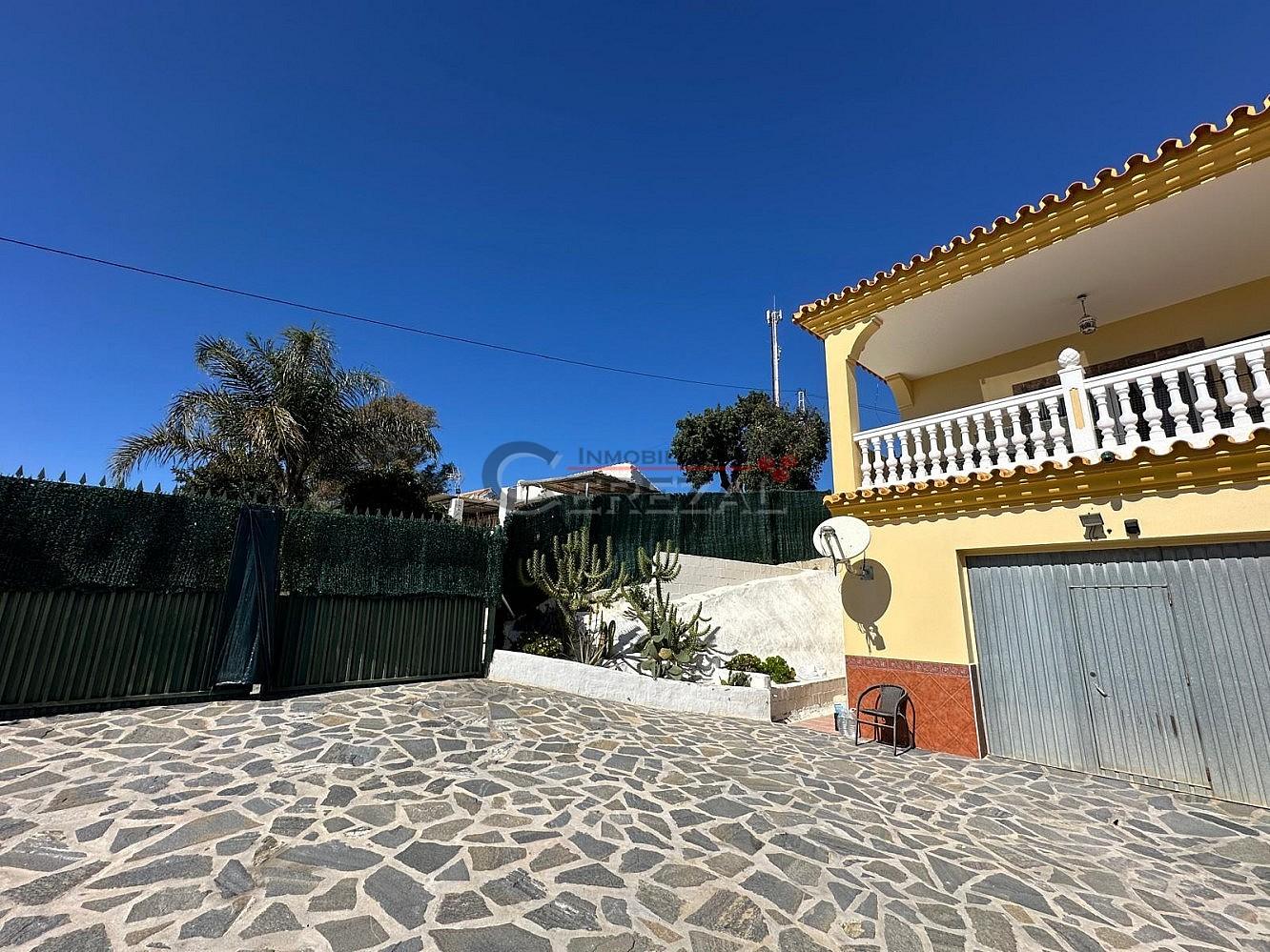 Chalet for Sale in Almayate