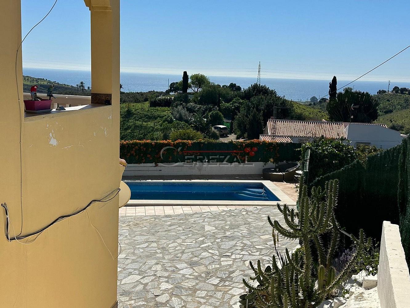 Chalet for Sale in Almayate