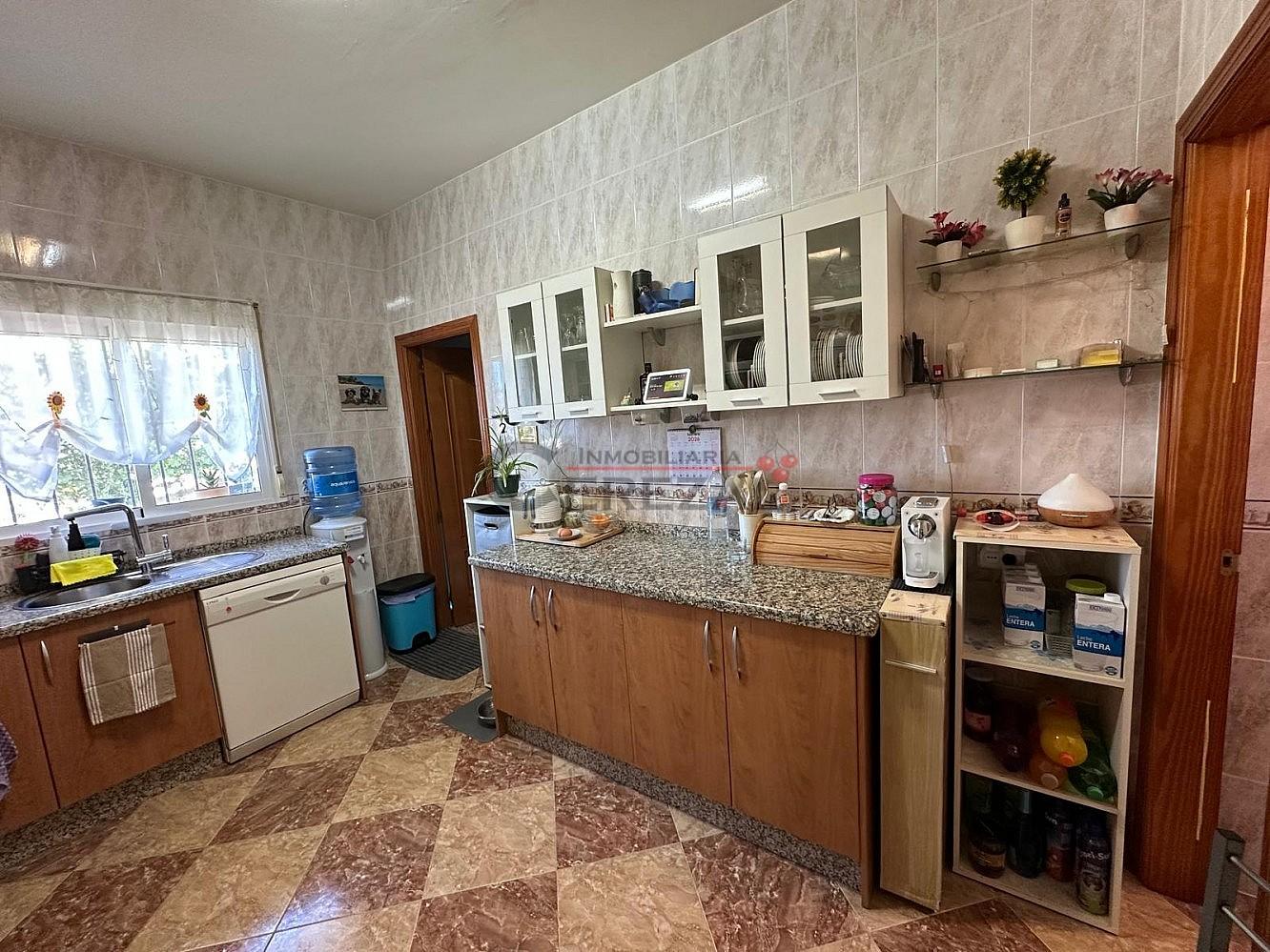 Chalet for Sale in Almayate