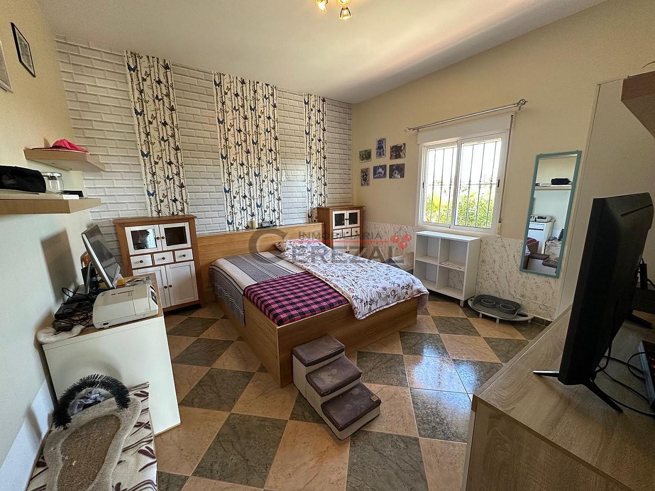 Chalet for Sale in Almayate