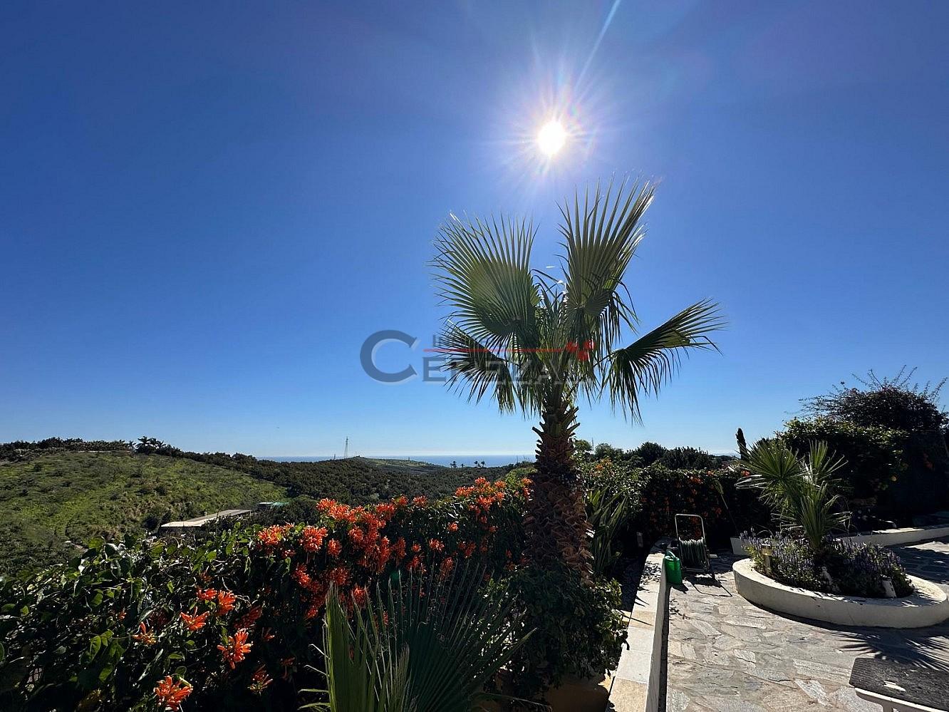 Chalet for Sale in Almayate