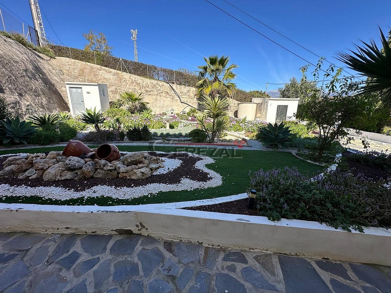 Chalet for Sale in Almayate