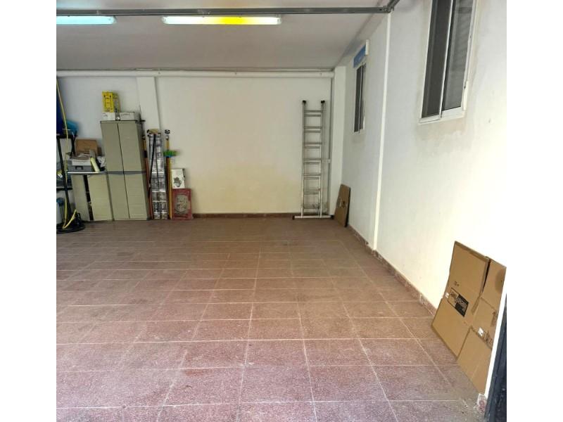 Garage for Sale in Vera