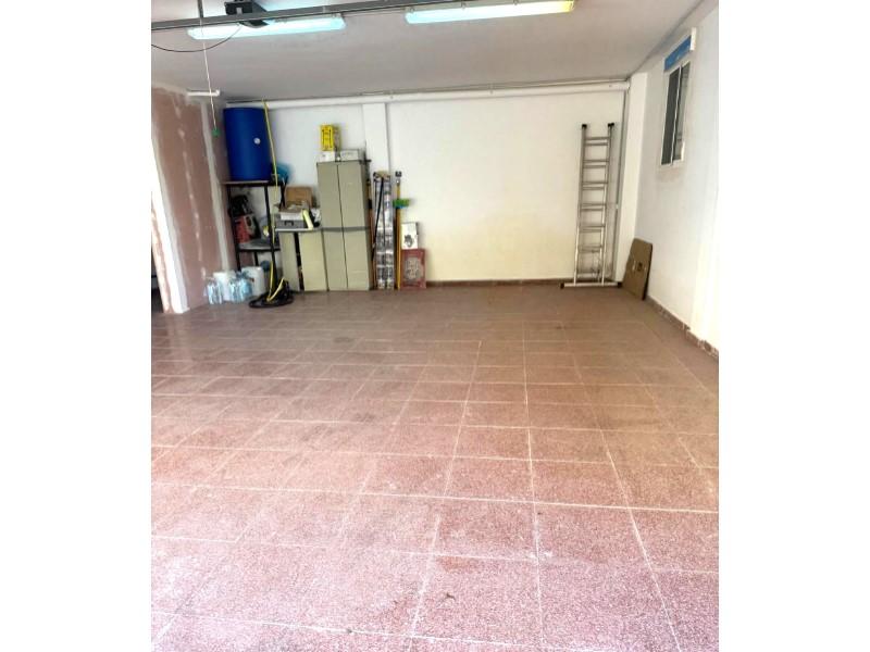 Garage for Sale in Vera