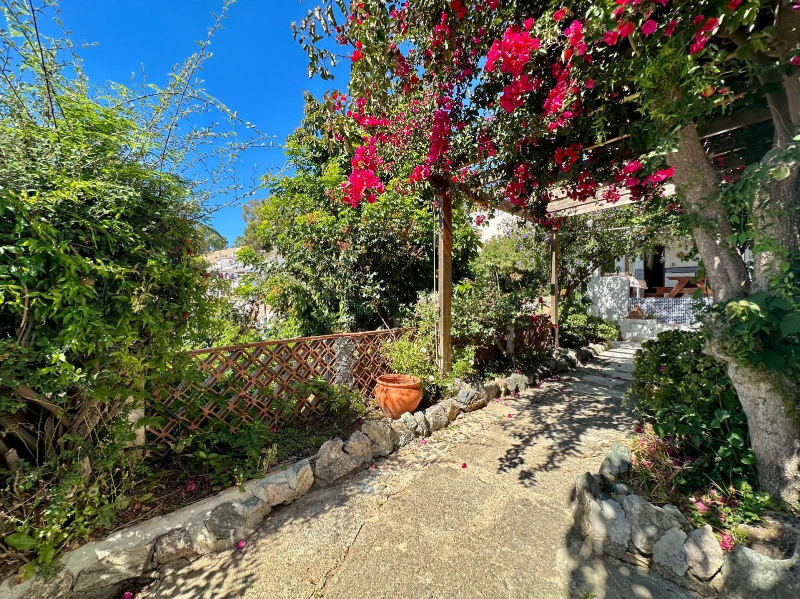 Chalet for Sale in Almuñécar