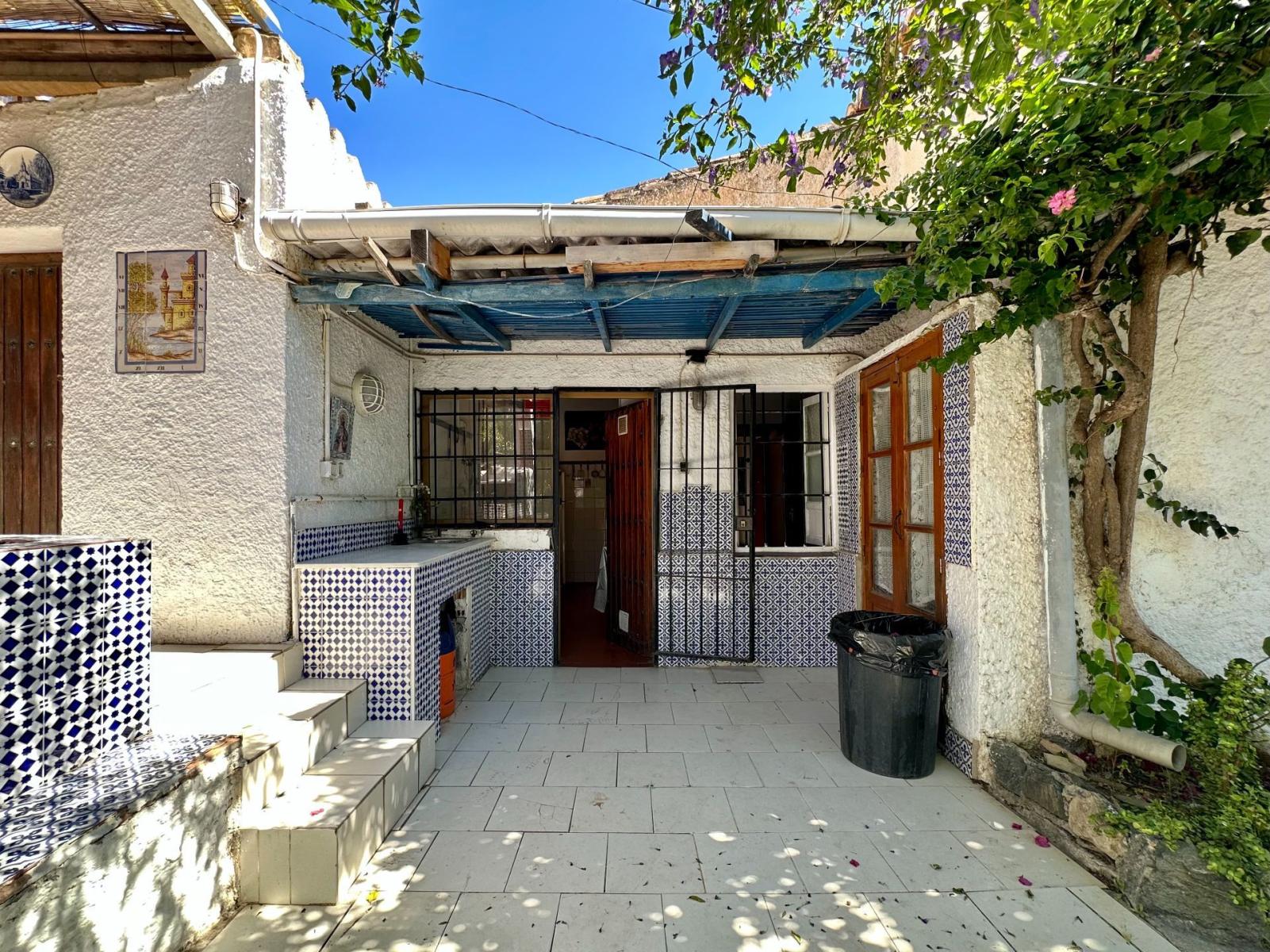 Chalet for Sale in Almuñécar