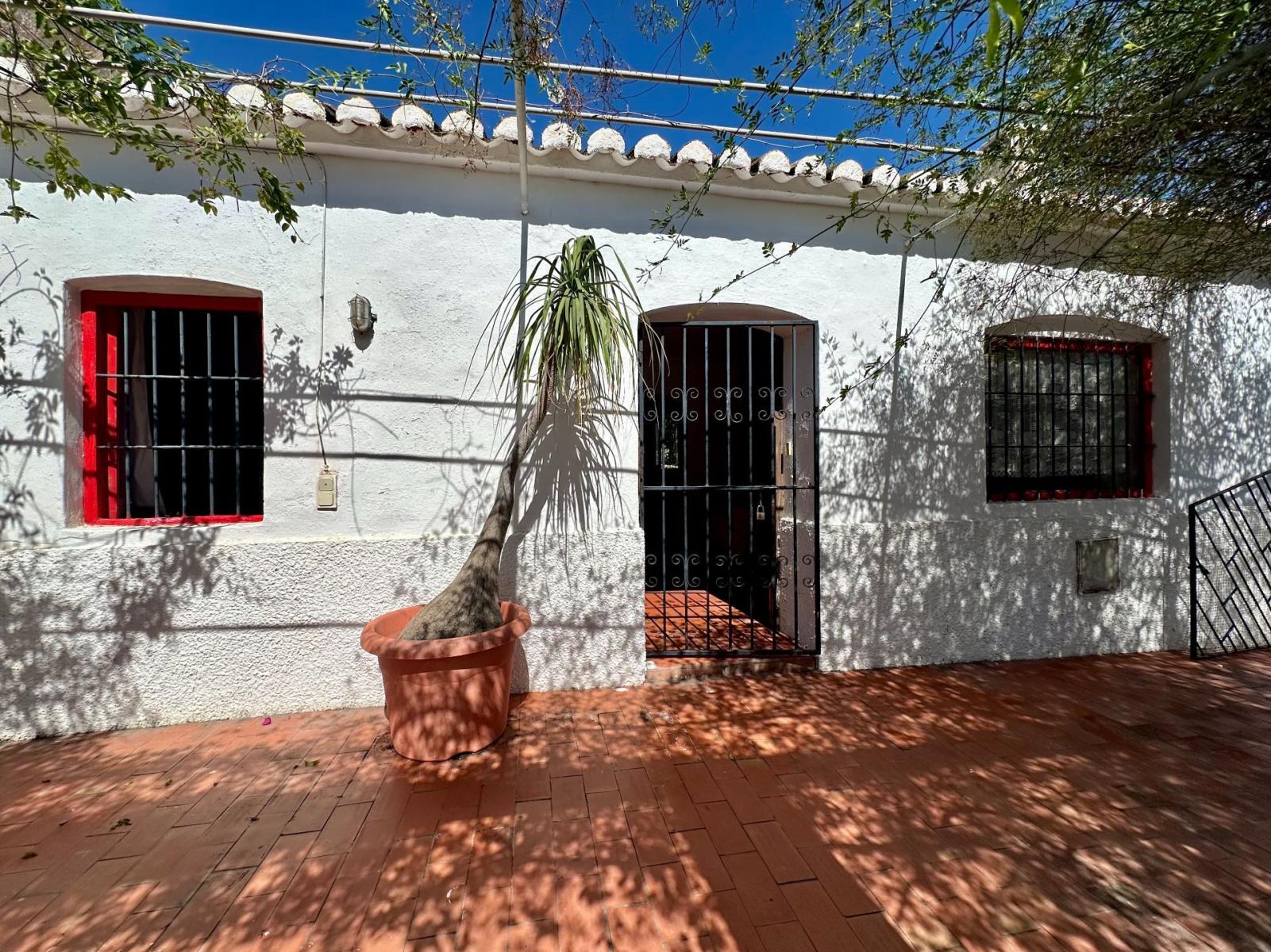 Chalet for Sale in Almuñécar