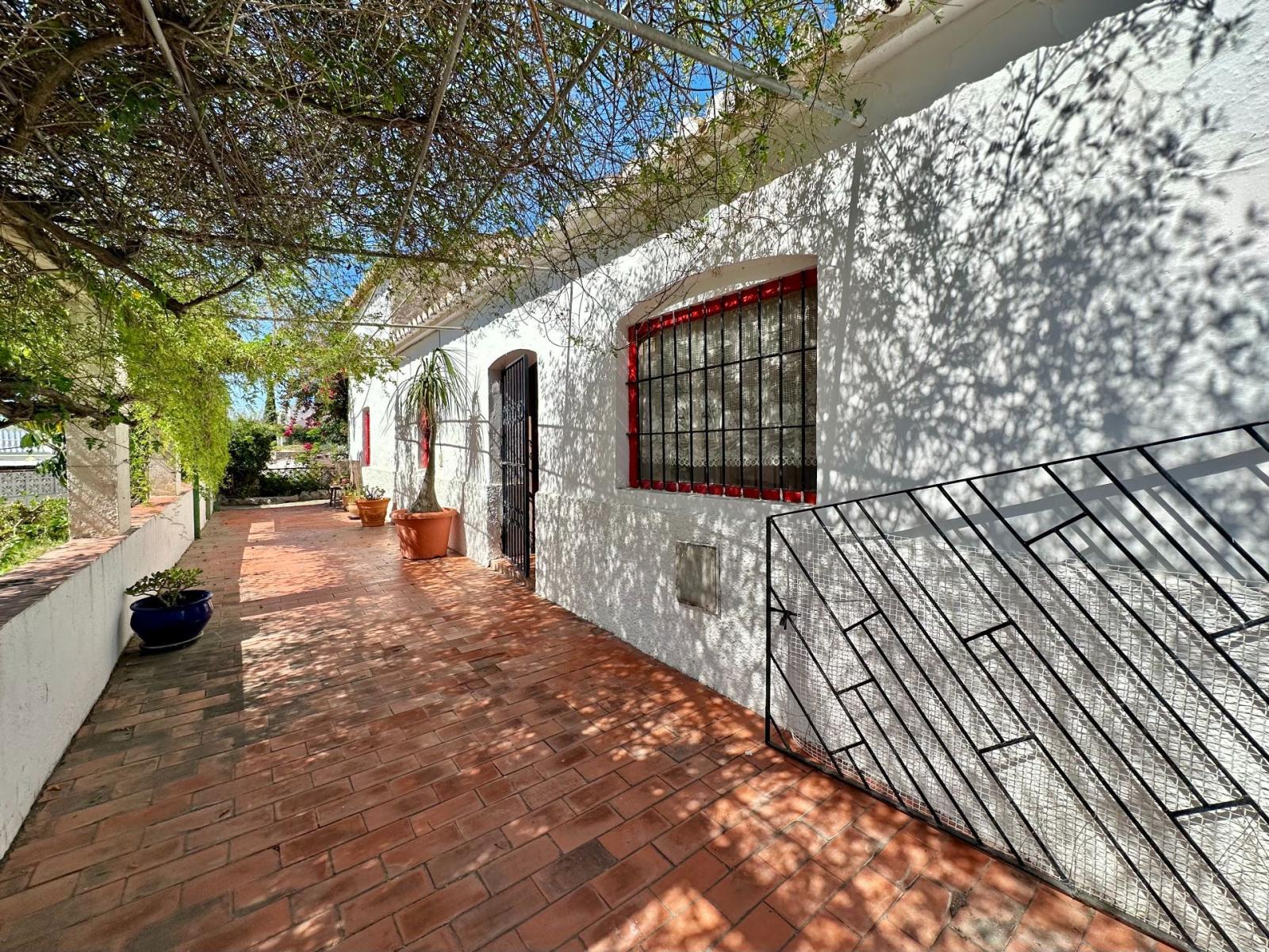 Chalet for Sale in Almuñécar