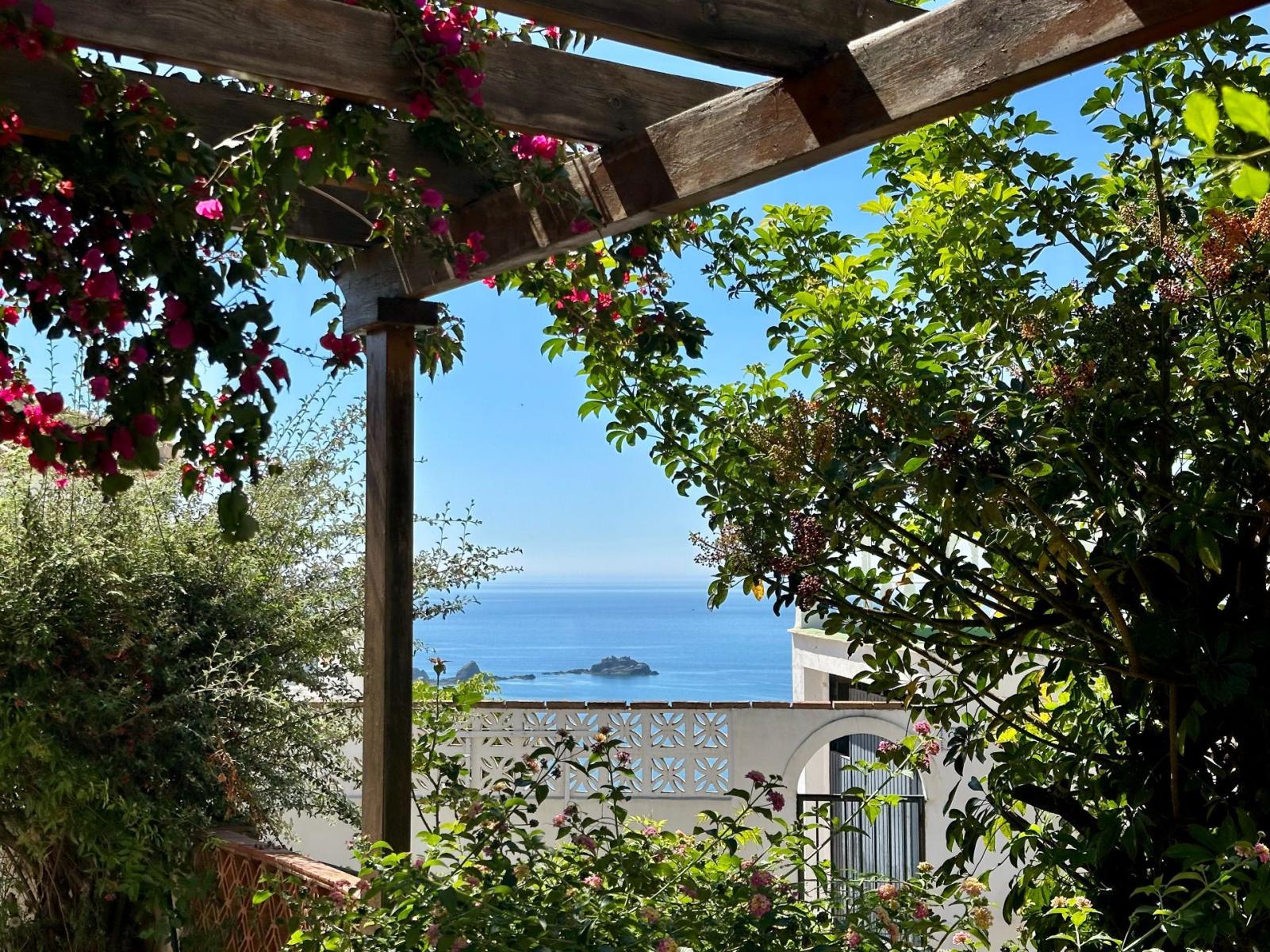 Chalet for Sale in Almuñécar