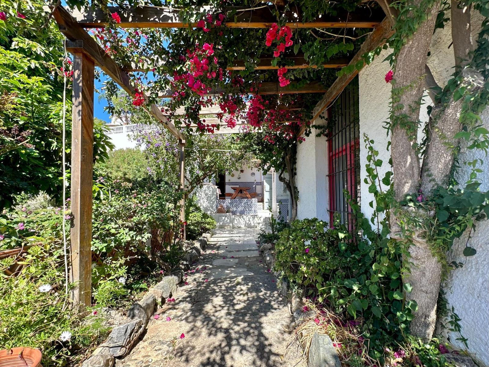 Chalet for Sale in Almuñécar