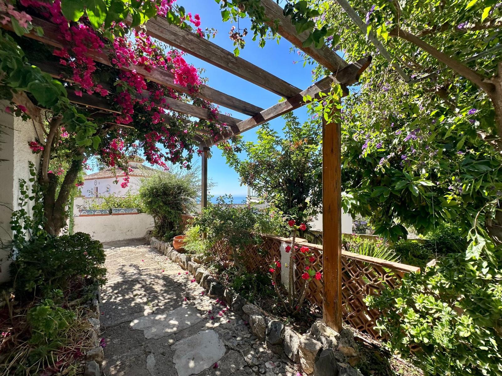 Chalet for Sale in Almuñécar