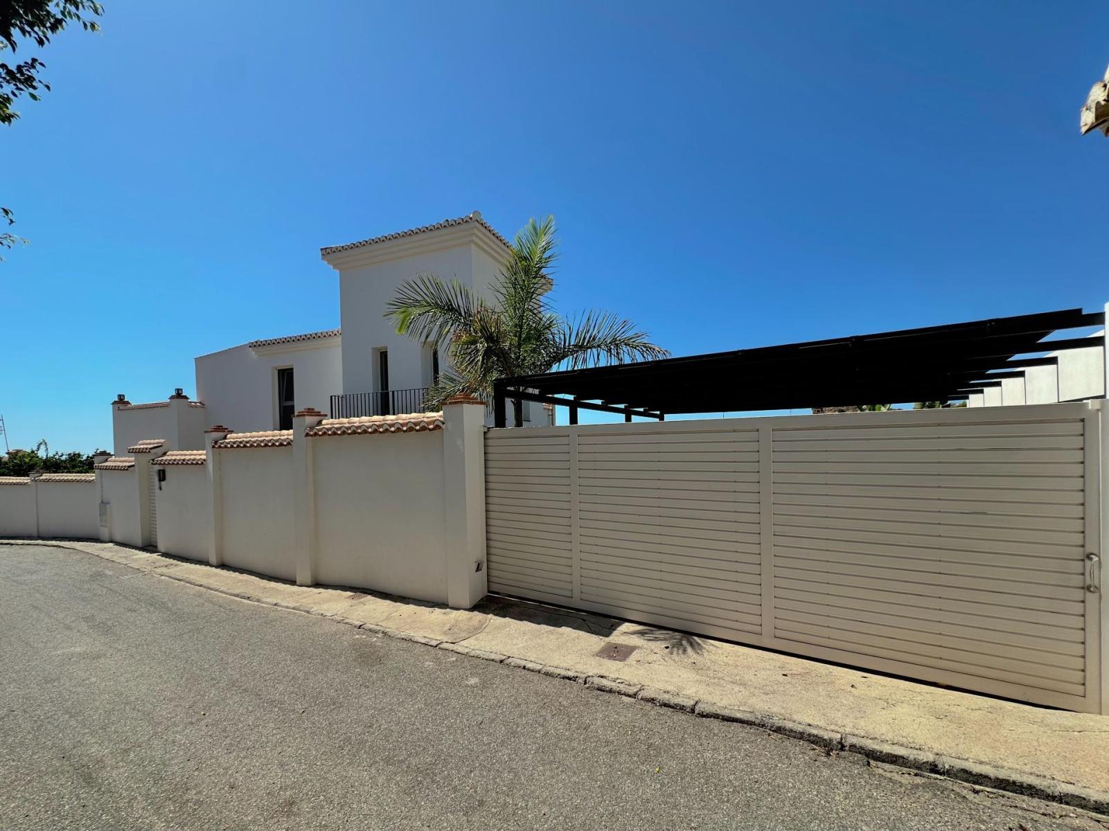 Villa for Sale in Salobreña