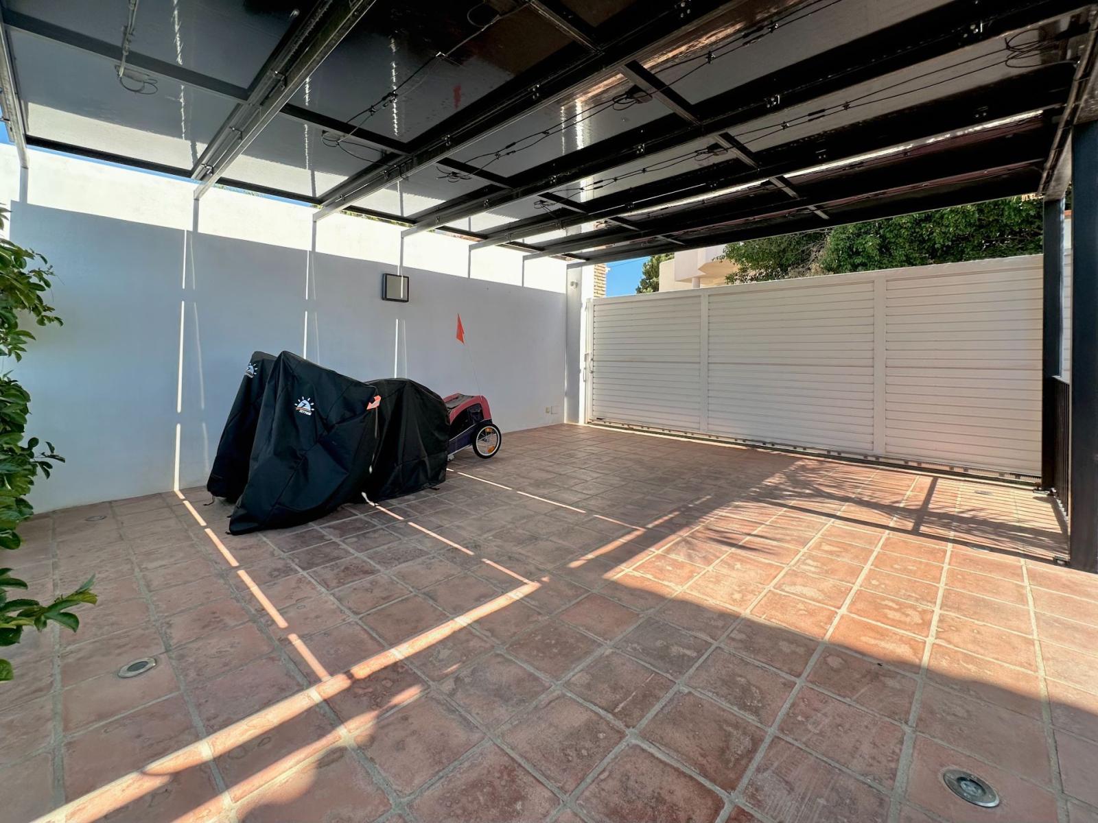 Villa for Sale in Salobreña