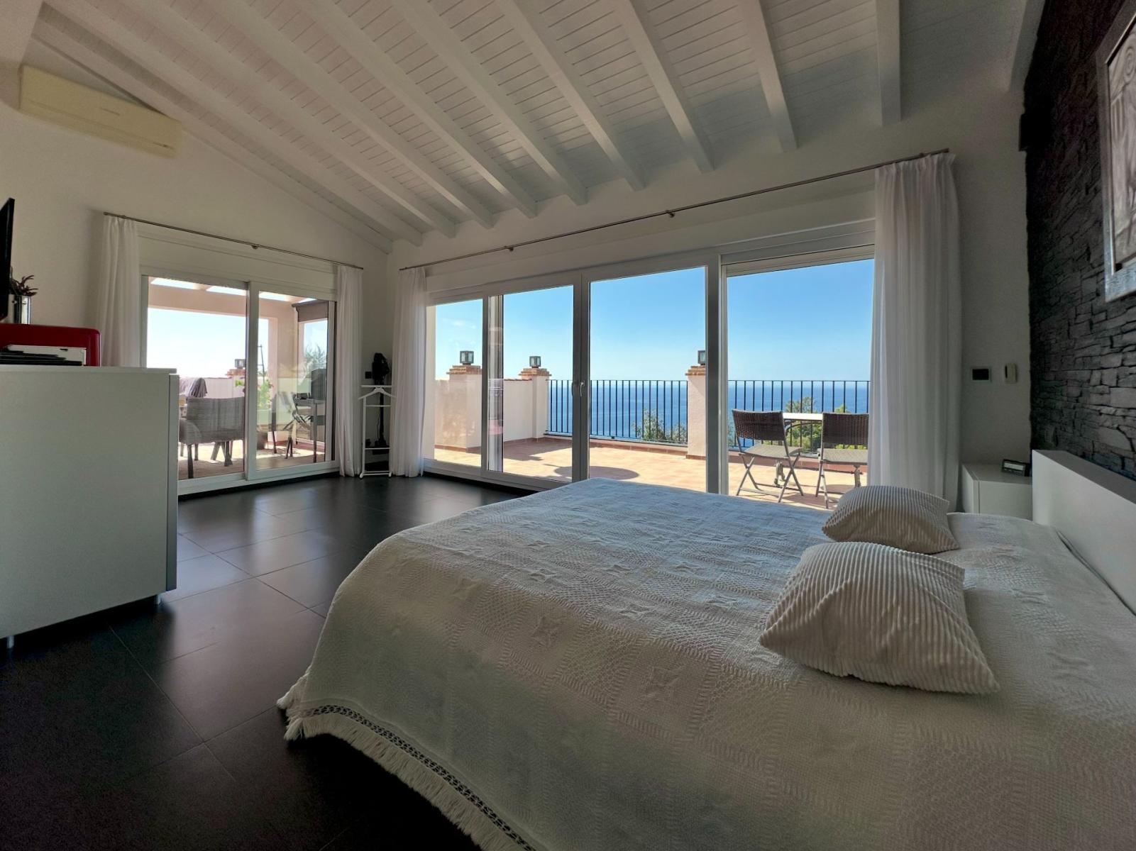 Villa for Sale in Salobreña