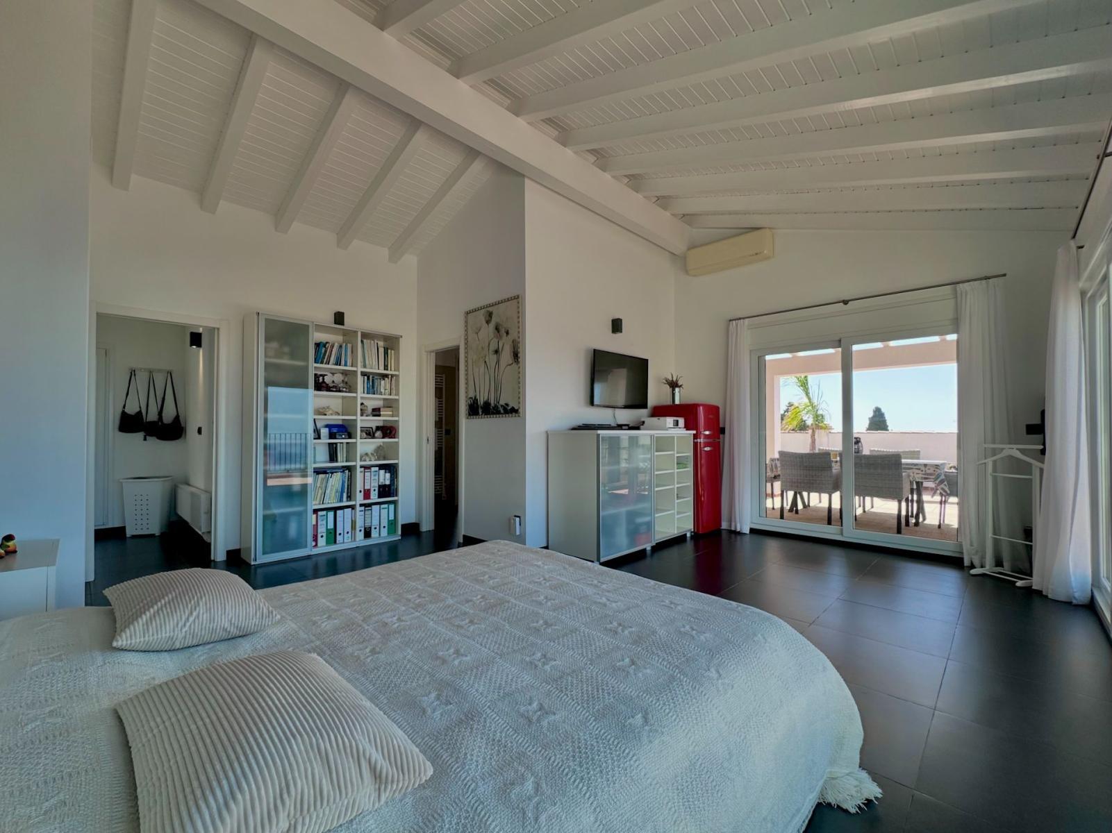 Villa for Sale in Salobreña