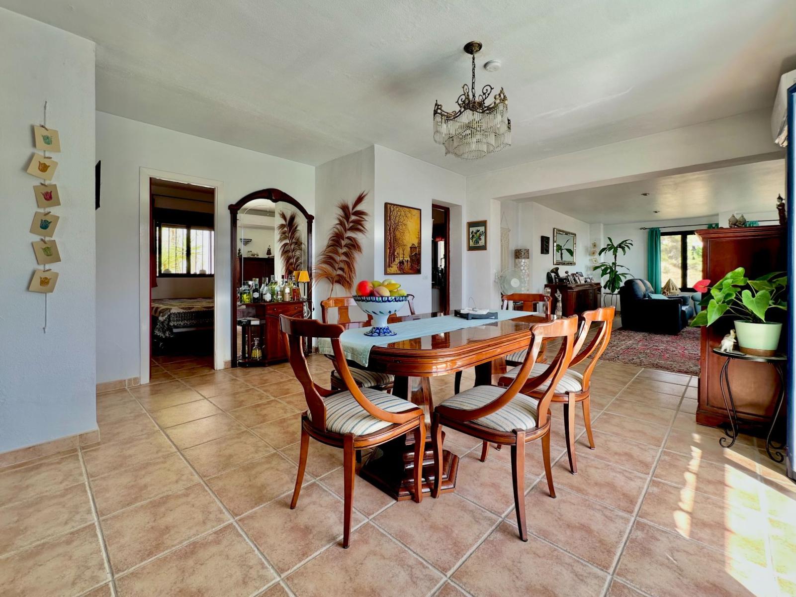Chalet for Sale in Almuñécar