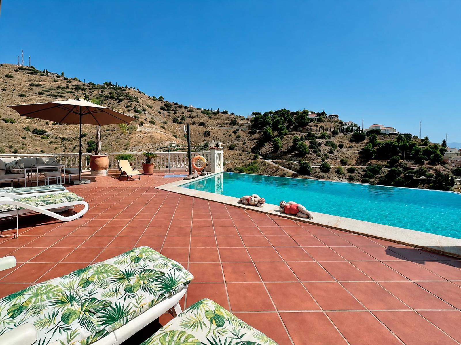 Chalet for Sale in Almuñécar