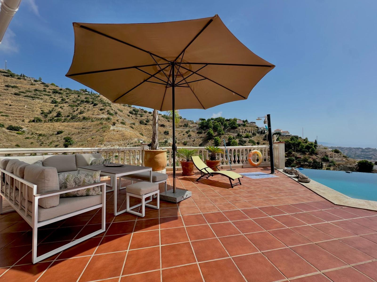 Chalet for Sale in Almuñécar