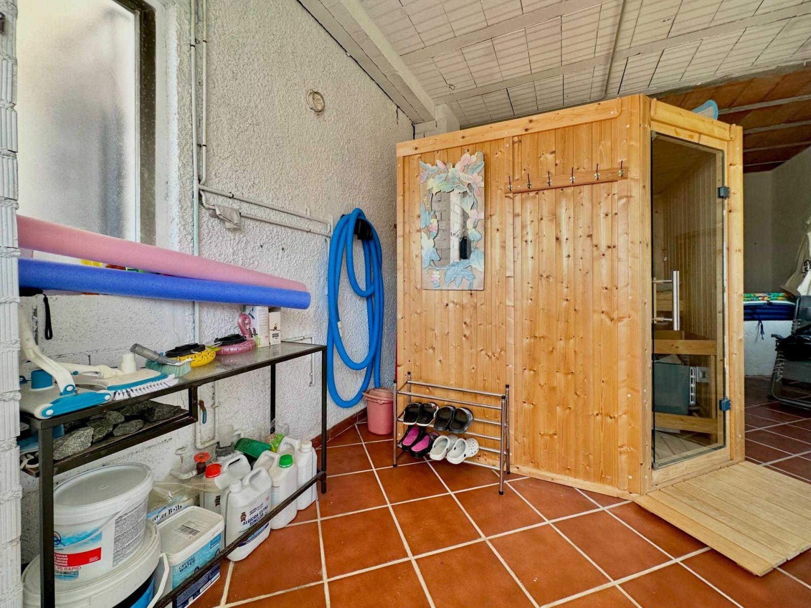 Chalet for Sale in Almuñécar