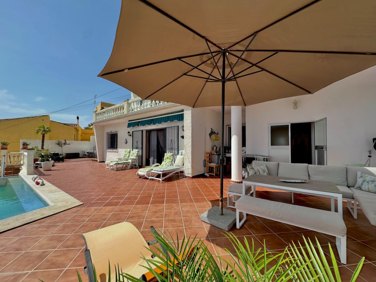 Chalet for Sale in Almuñécar