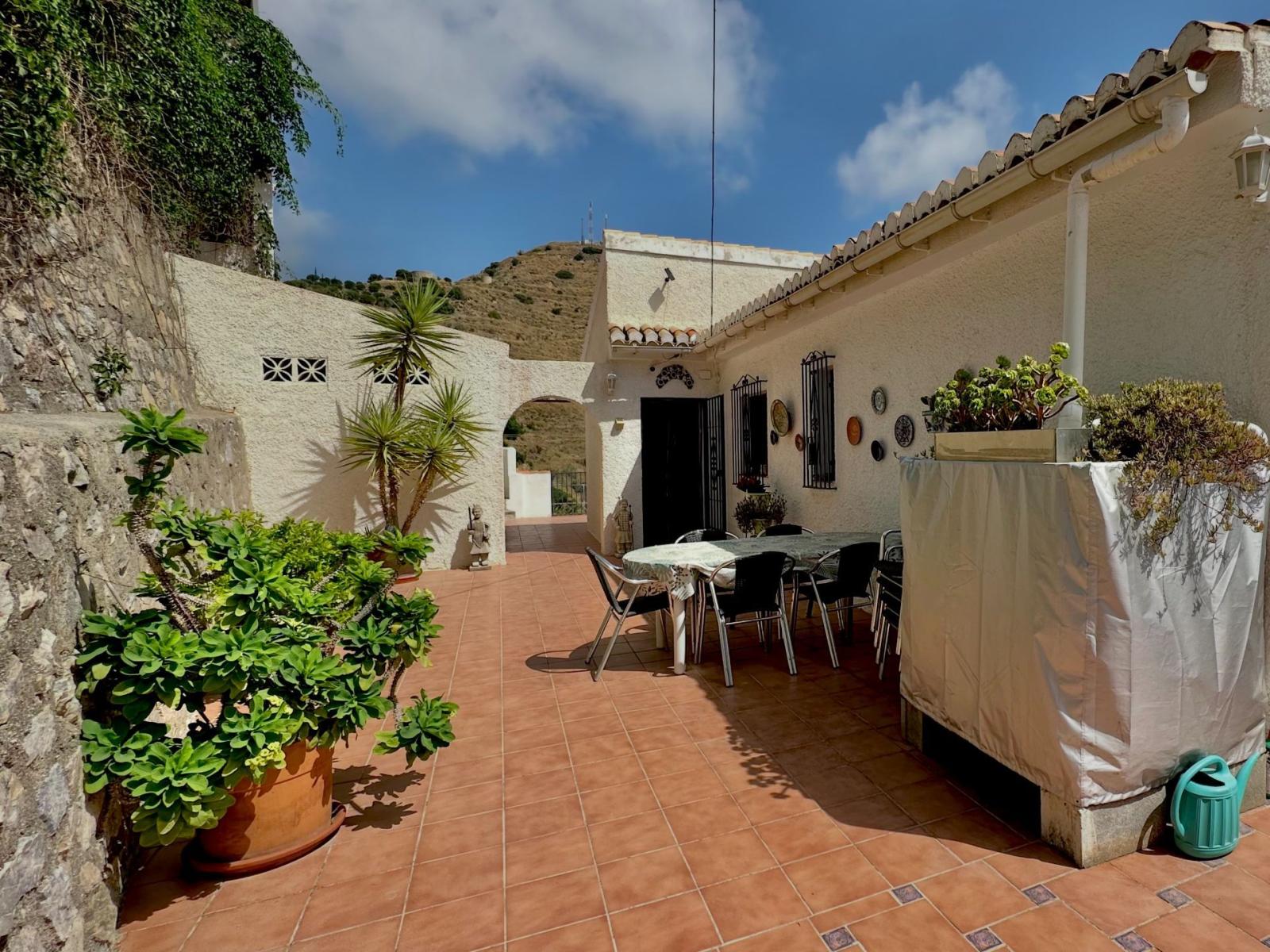 Chalet for Sale in Almuñécar