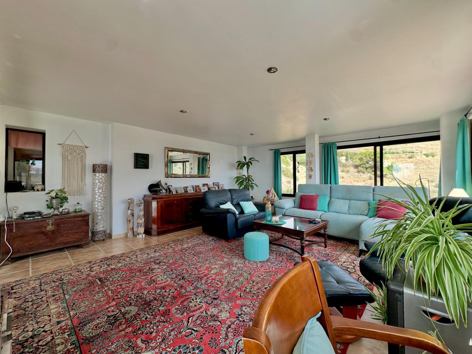 Chalet for Sale in Almuñécar