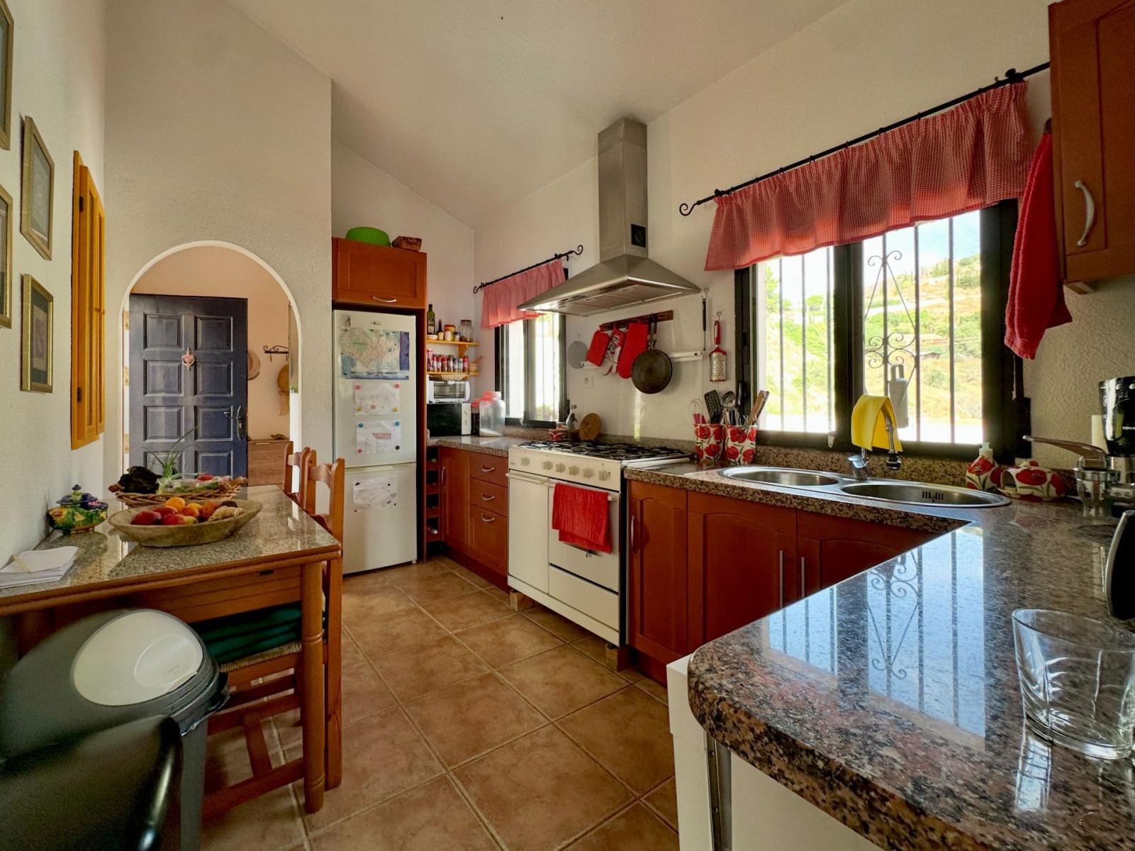 Chalet for Sale in Almuñécar