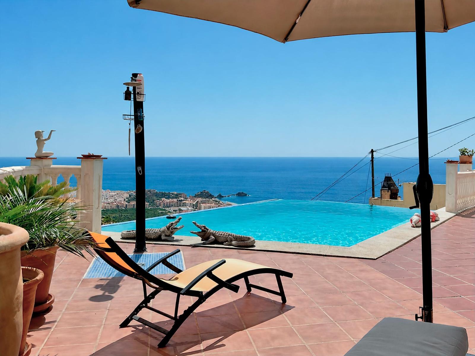 Chalet for Sale in Almuñécar