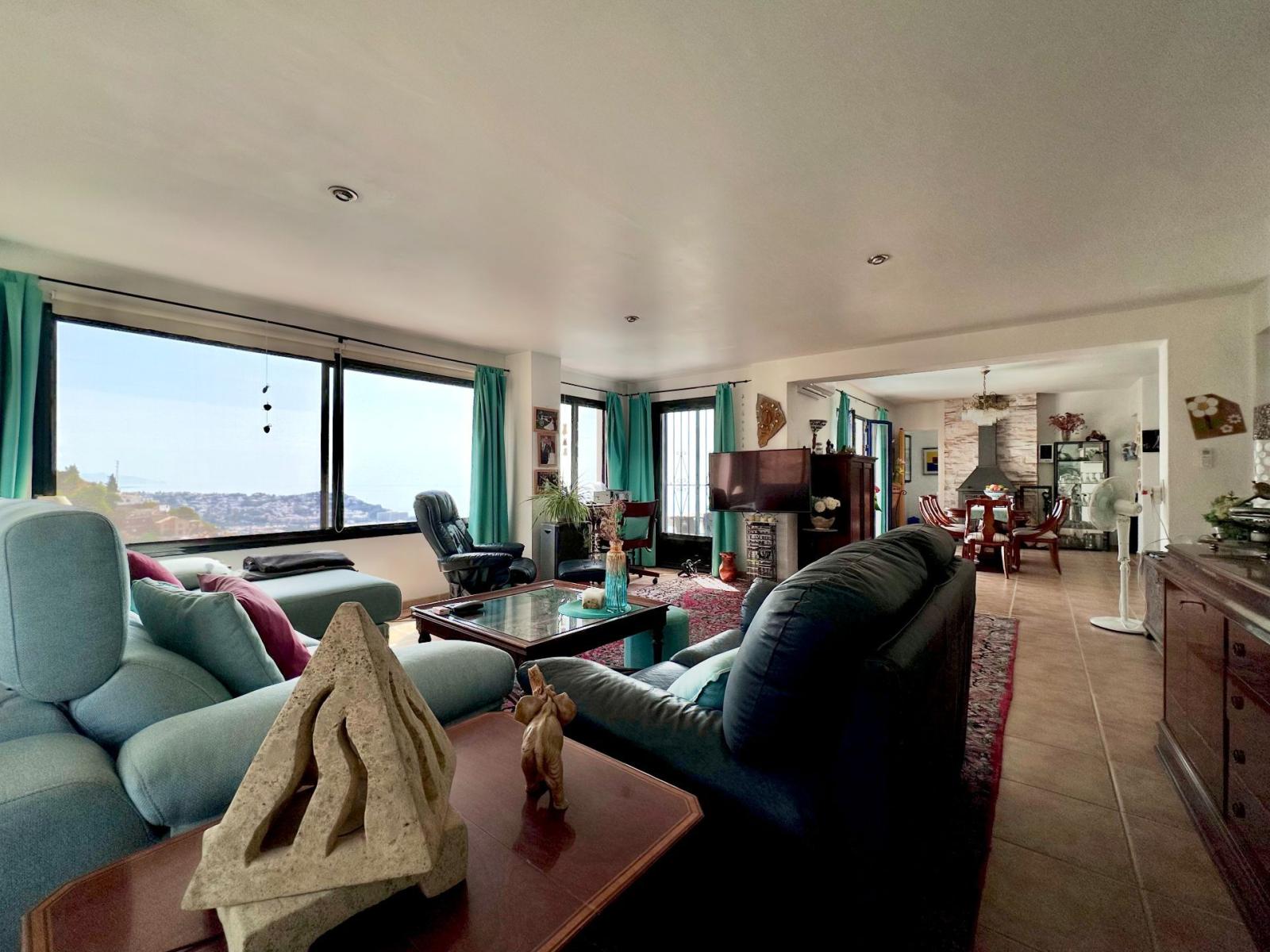 Chalet for Sale in Almuñécar