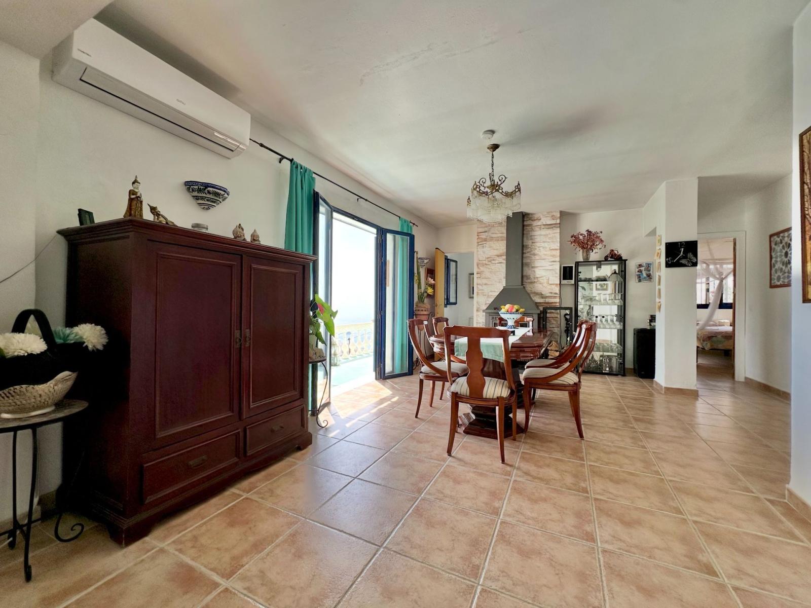 Chalet for Sale in Almuñécar