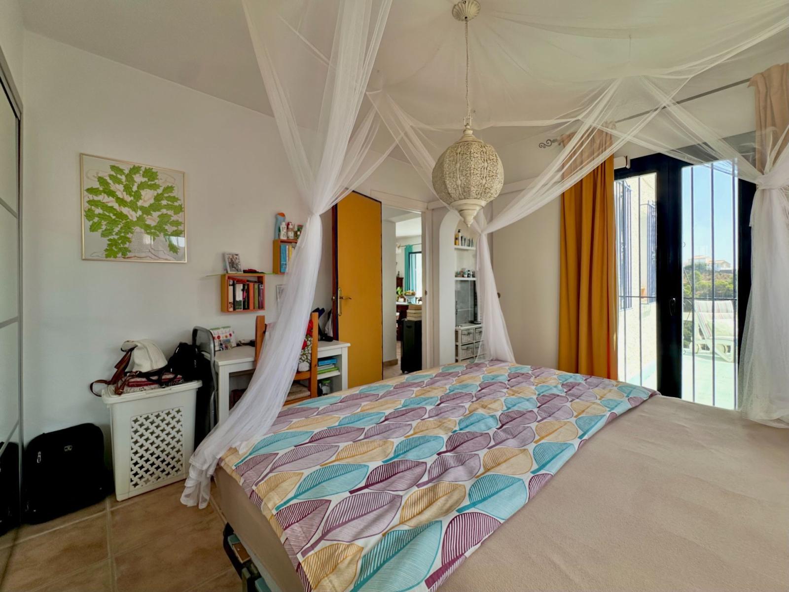 Chalet for Sale in Almuñécar