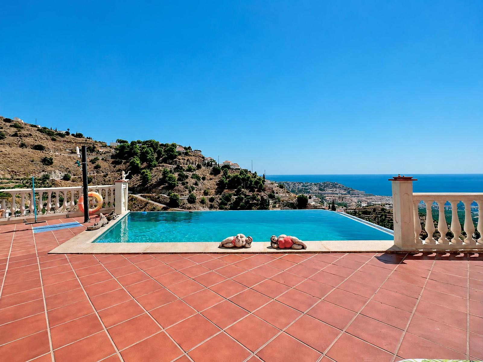 Chalet for Sale in Almuñécar