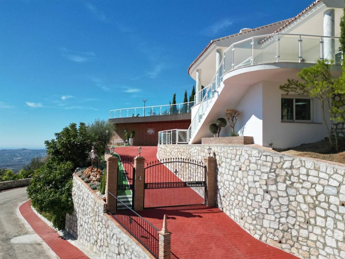 Chalet for Sale in Mijas
